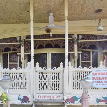 Houseboat Zaindari Palace Srīnagar Extérieur photo