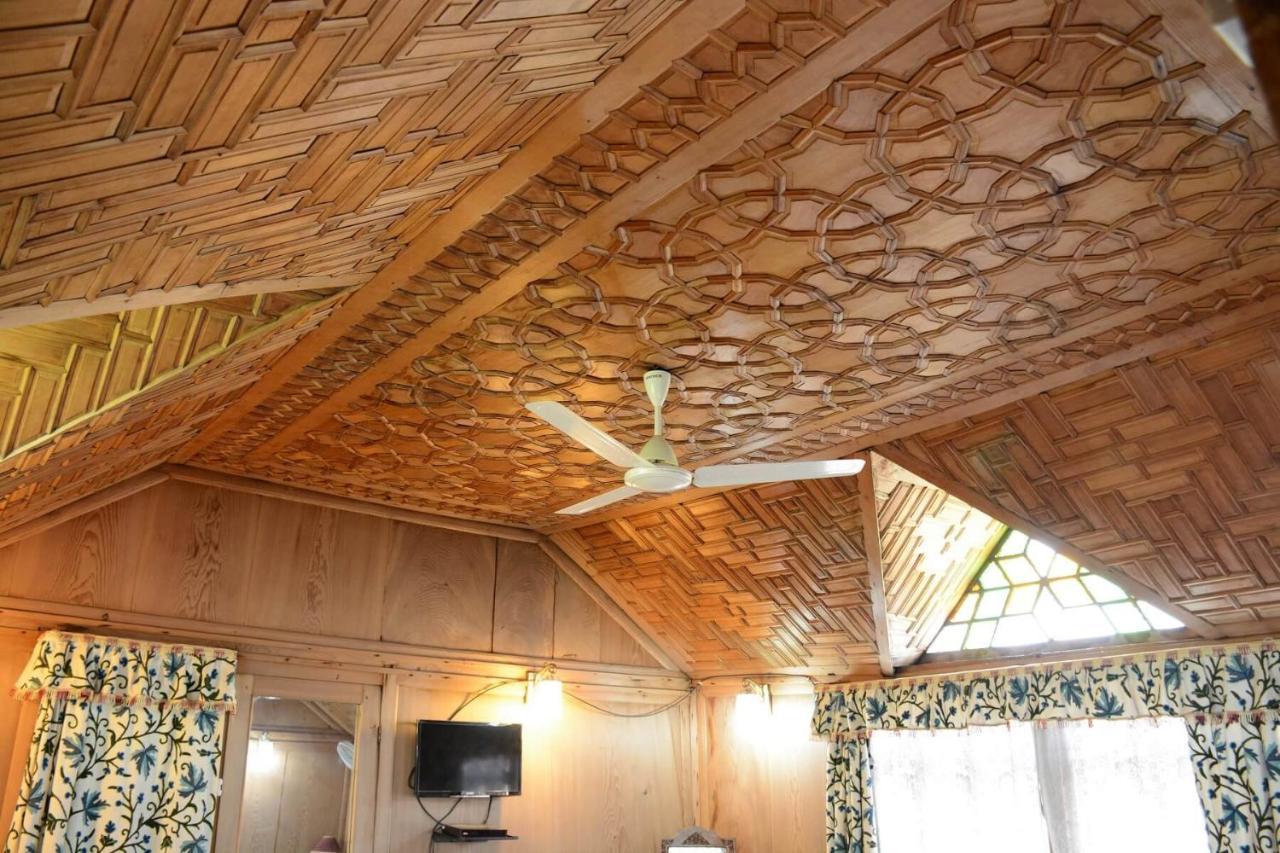 Houseboat Zaindari Palace Srīnagar Extérieur photo