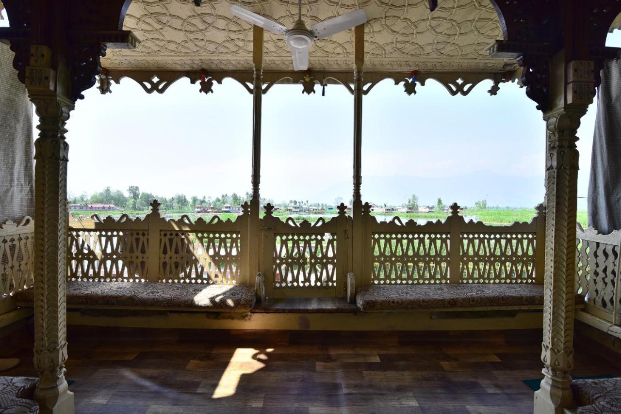 Houseboat Zaindari Palace Srīnagar Extérieur photo