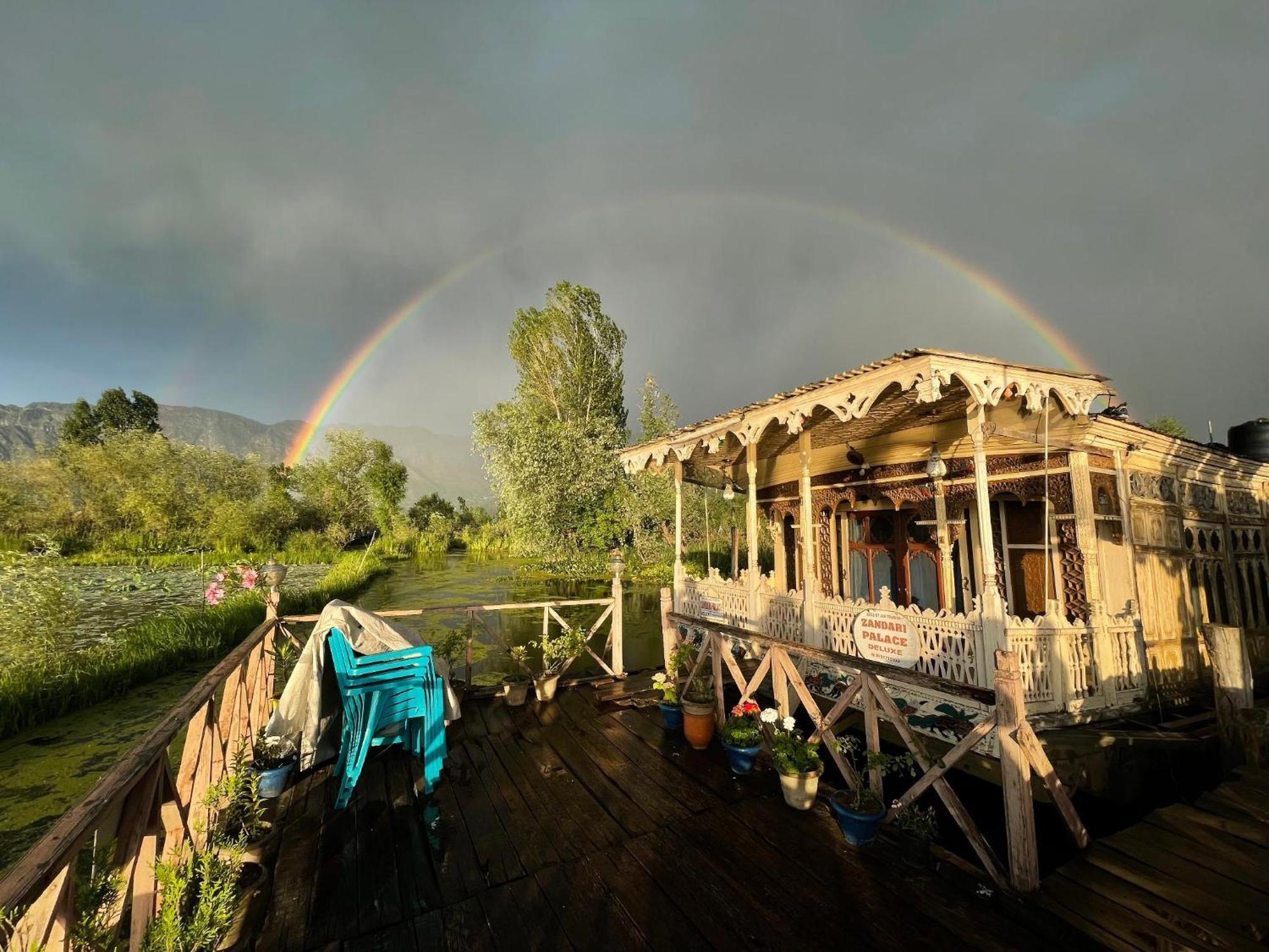 Houseboat Zaindari Palace Srīnagar Extérieur photo