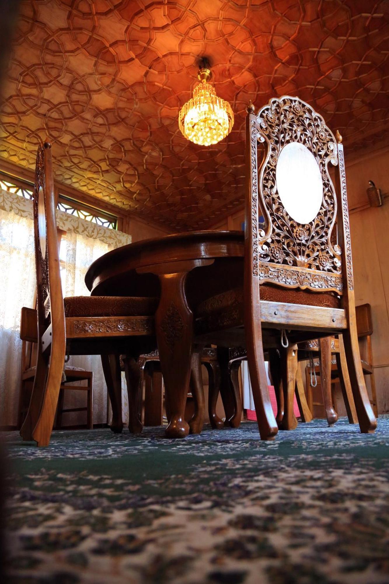 Houseboat Zaindari Palace Srīnagar Extérieur photo
