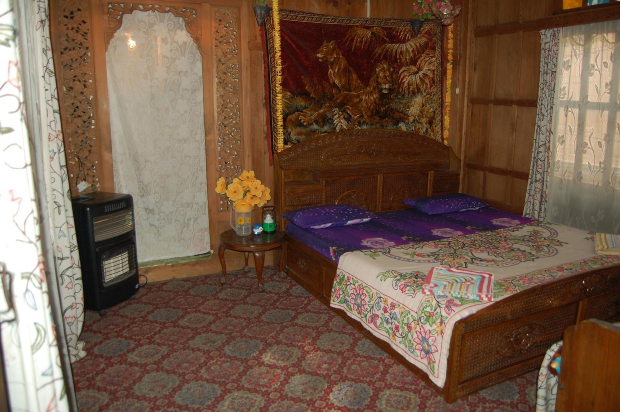 Houseboat Zaindari Palace Srīnagar Extérieur photo