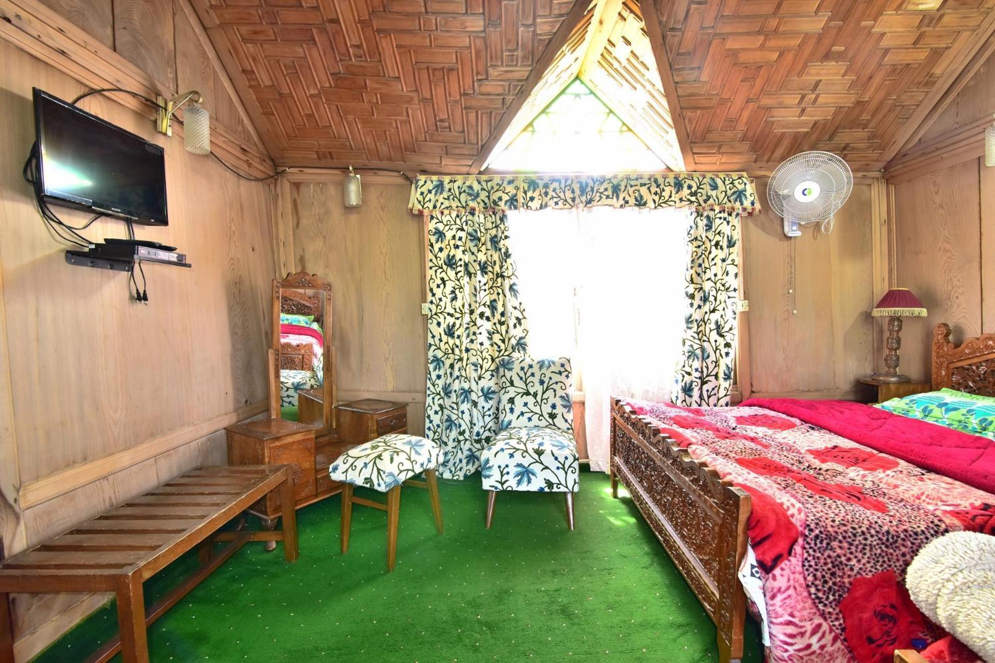 Houseboat Zaindari Palace Srīnagar Extérieur photo