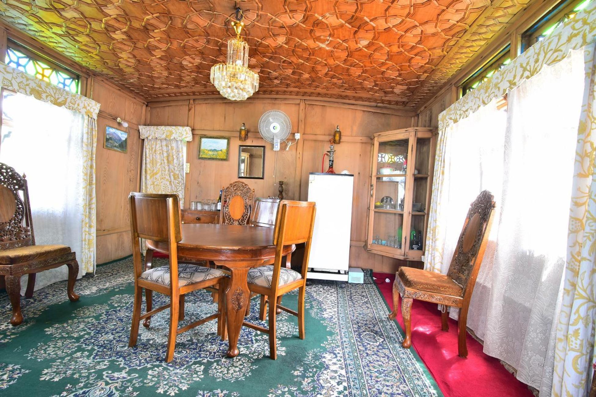 Houseboat Zaindari Palace Srīnagar Extérieur photo
