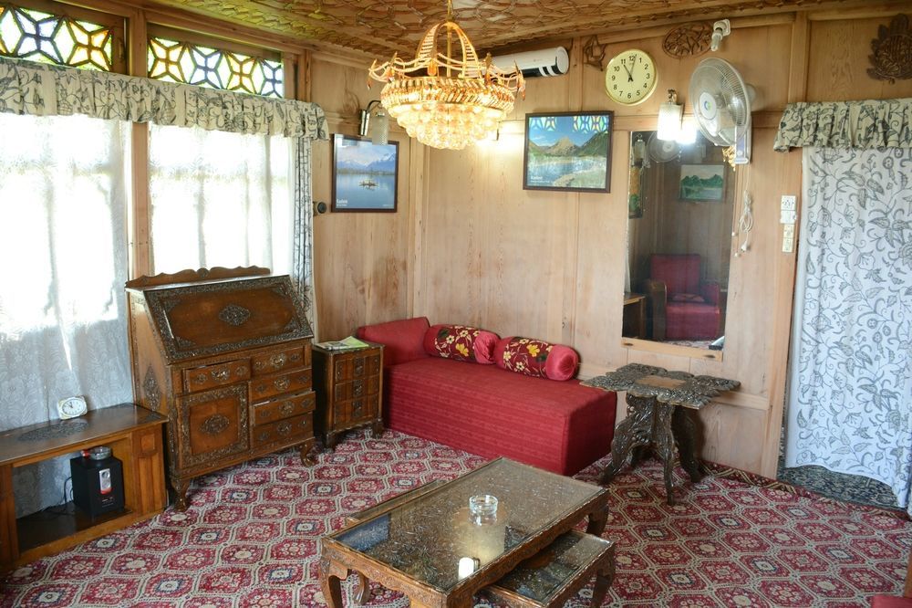 Houseboat Zaindari Palace Srīnagar Extérieur photo