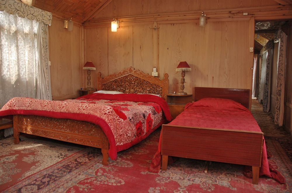 Houseboat Zaindari Palace Srīnagar Extérieur photo