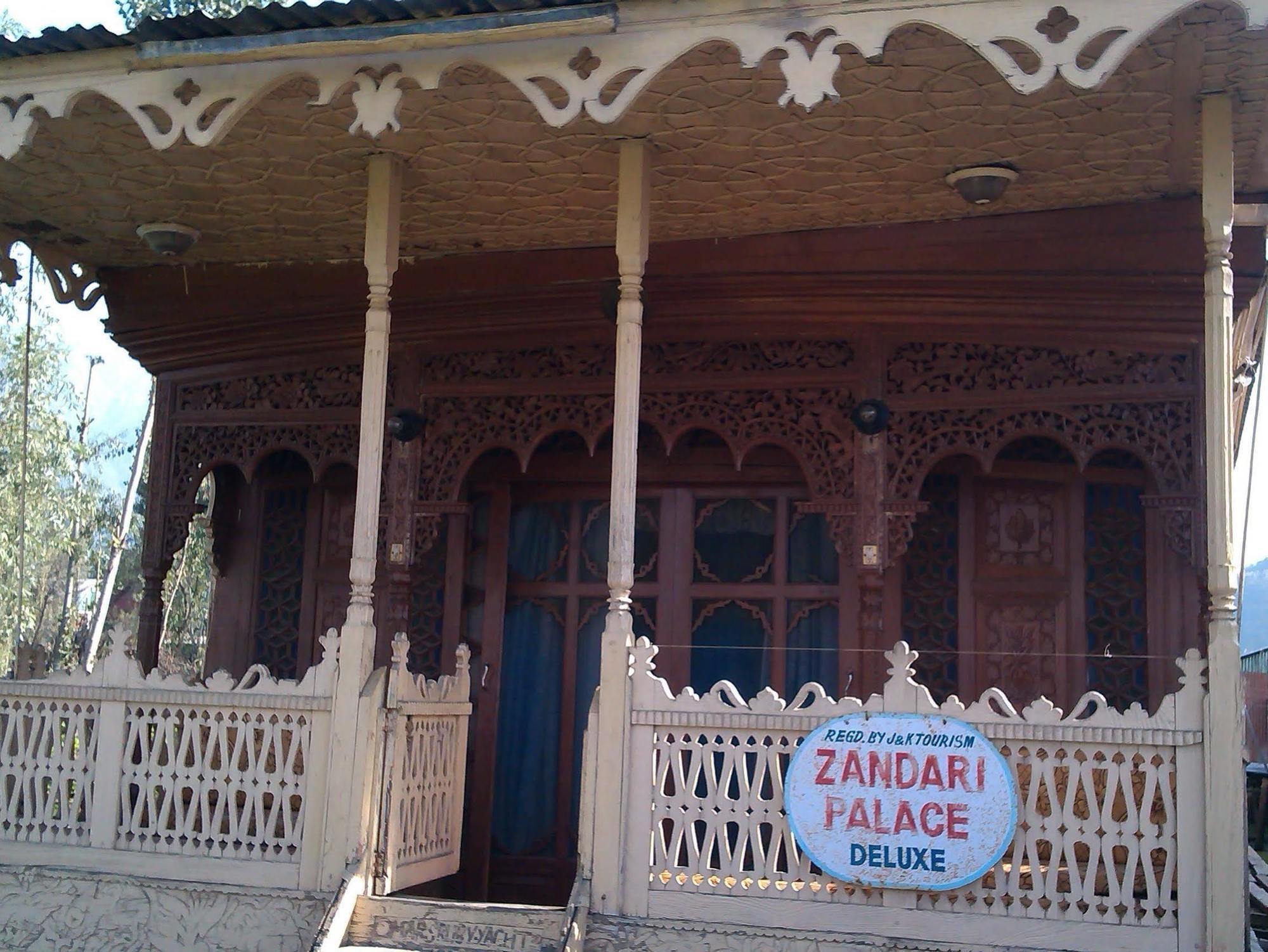 Houseboat Zaindari Palace Srīnagar Extérieur photo