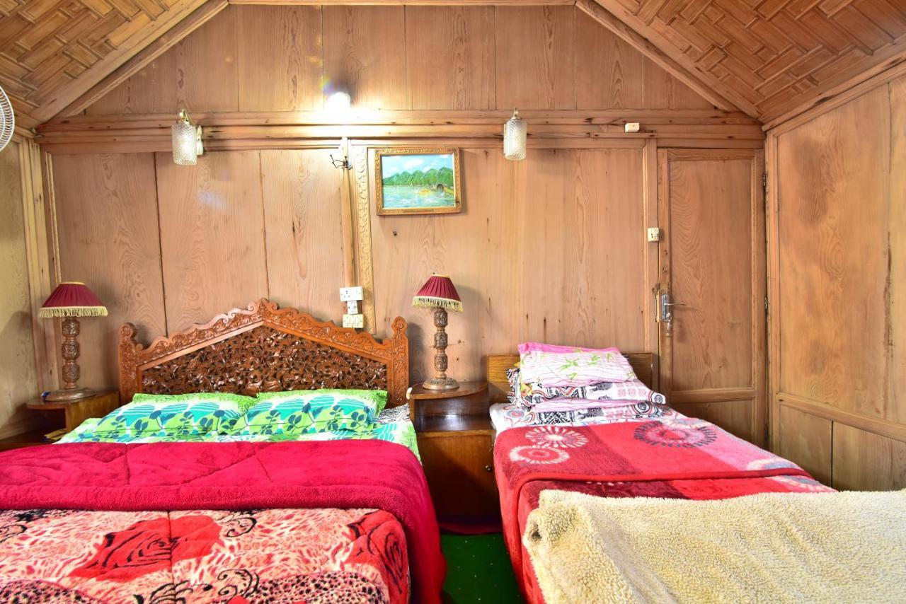 Houseboat Zaindari Palace Srīnagar Extérieur photo